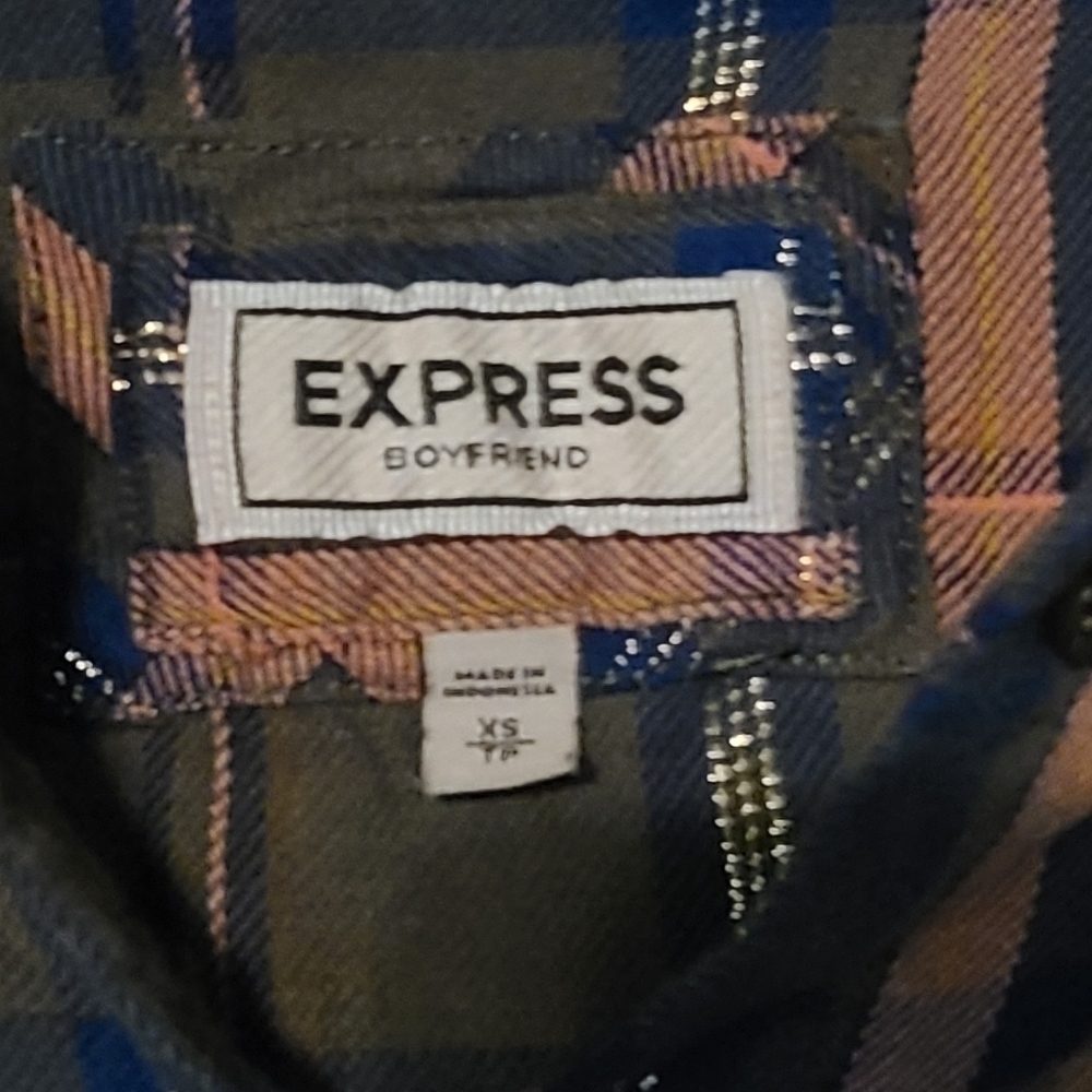 𝅺EXPRESS Plaid Boyfriend Button Down Shirt, size X-small - Picture 2 of 5